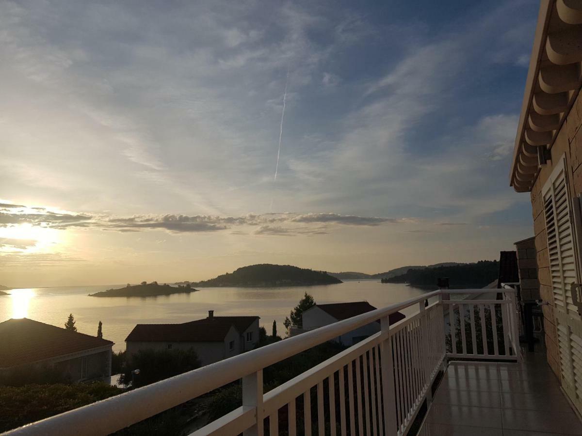 Seaview And Relax Apartment Lumbarda